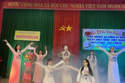Trung tâm tổ chức hội diễn Văn nghệ và Tọa đàm. Nhân kỷ niệm 40 năm ngày nhà giáo Việt Nam.