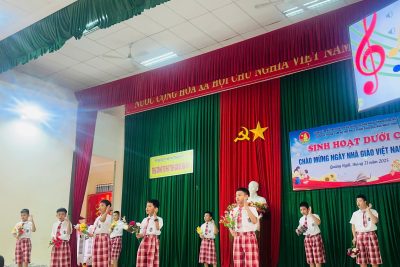 SINH HOẠT DƯỚI CỜ THÁNG 11 – CHÀO MỪNG NGÀY NHÀ GIÁO VIỆT NAM 20/11