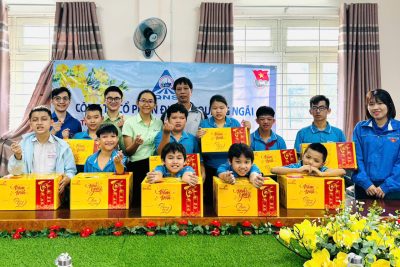 CÔNG TY ĐƯỜNG QUẢNG NGÃI TẶNG QUÀ CHO HỌC SINH NHÂN DỊP TẾT BÍNH NGỌ 2026